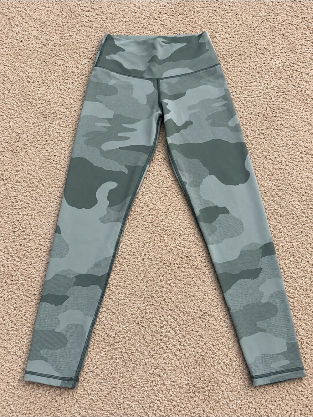Aerie Green Camo High Waisted Leggings Size M